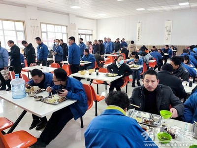 星火机床员工餐厅开张营业(图)