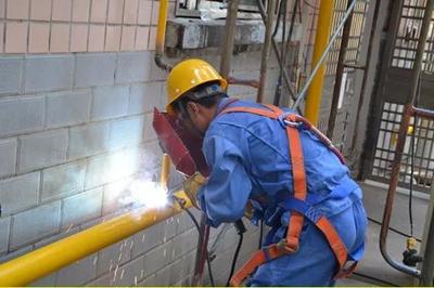 燃气入户“点亮”老旧小区新生活